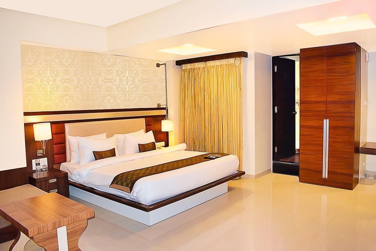 Oga Hotel Seven Sky