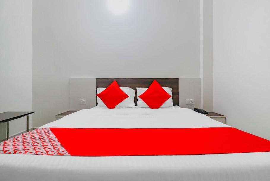 Deluxe (AC) with attached Bathroom