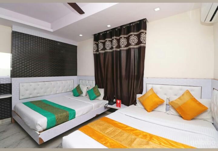 Family Room Beded 