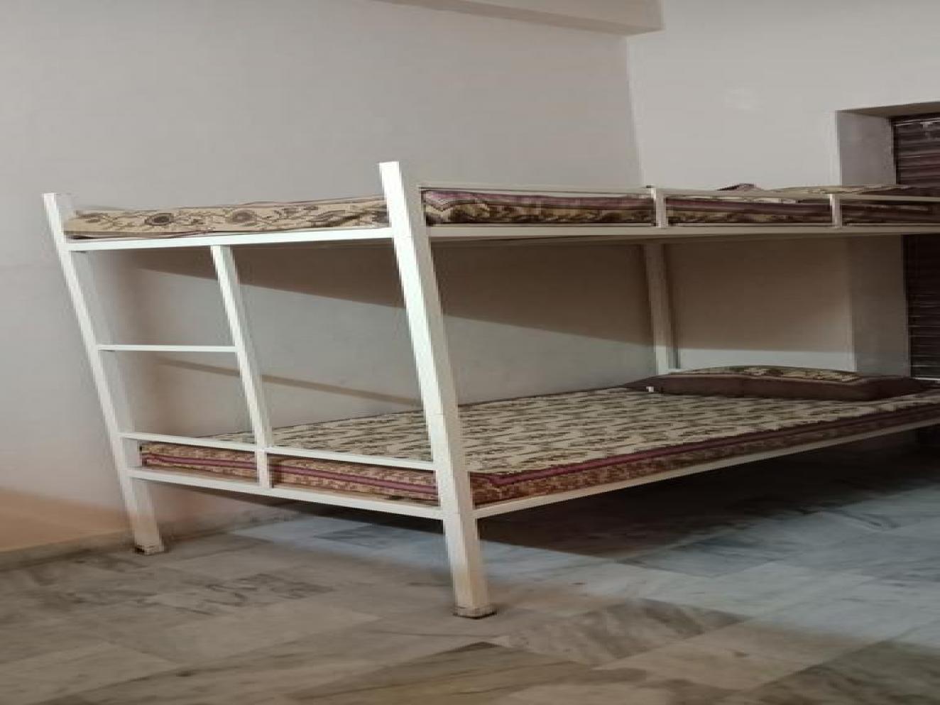 10 Bed Dorm