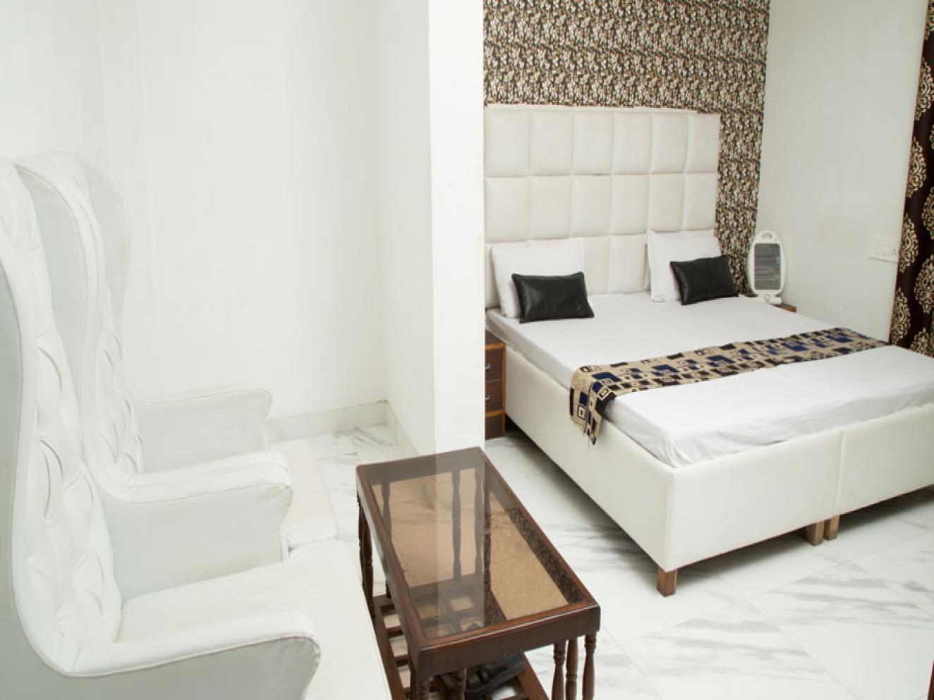 Double  bed room  a.c 