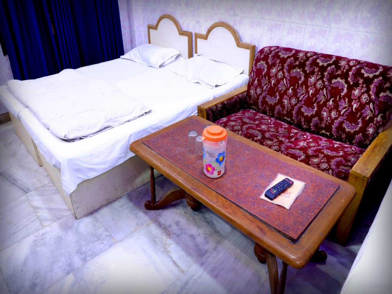 Four bed non ac