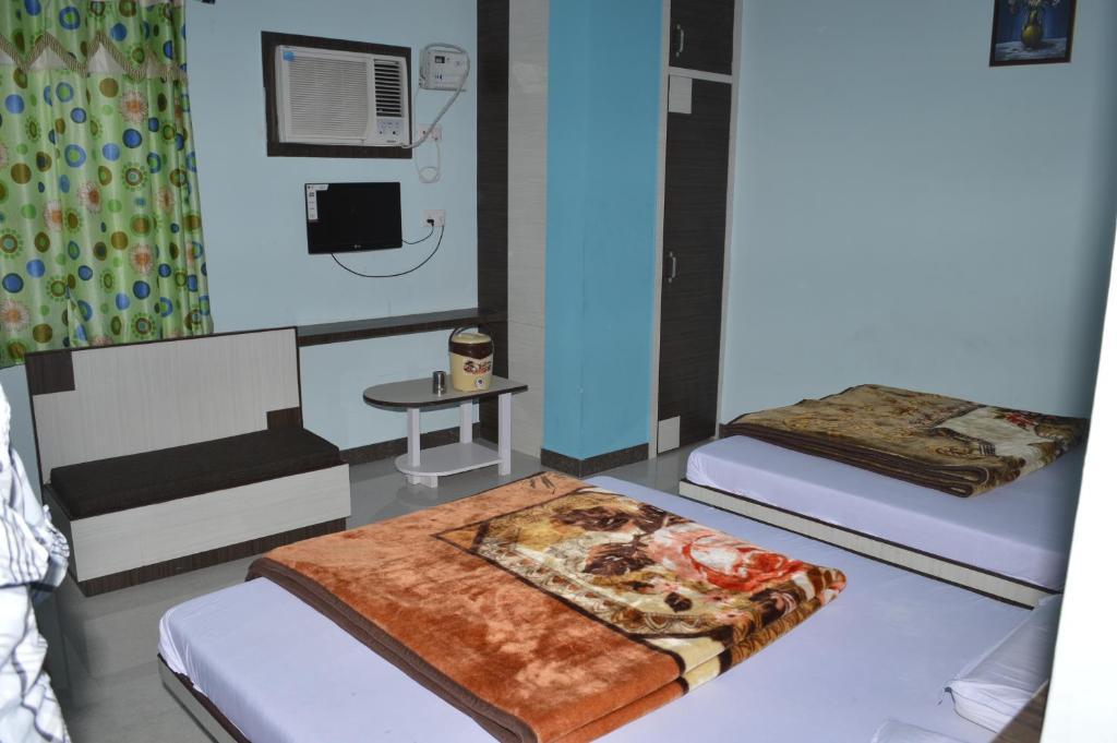 Luxury Family Four bed AC Room