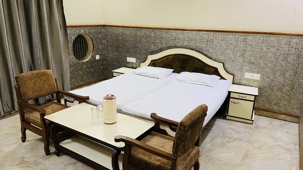  Deluxe Non ac Room