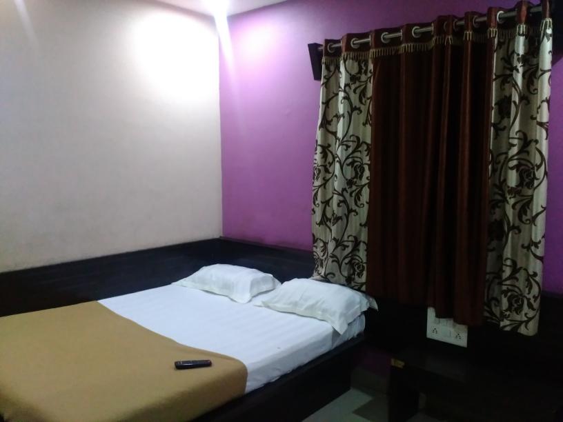 Double bed ac