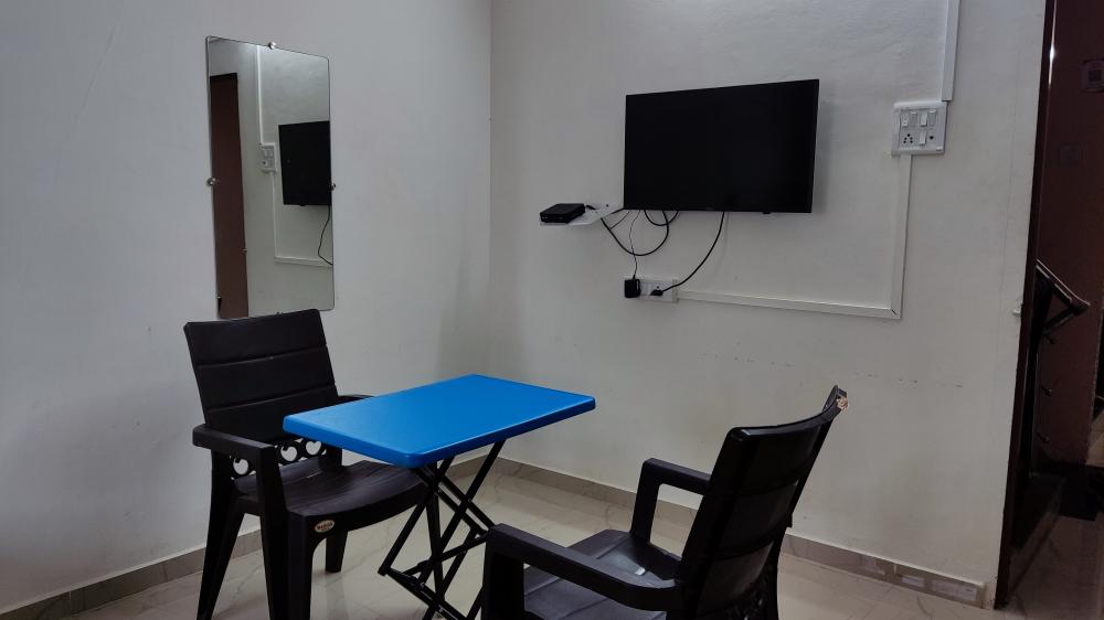 Queen AC Room
