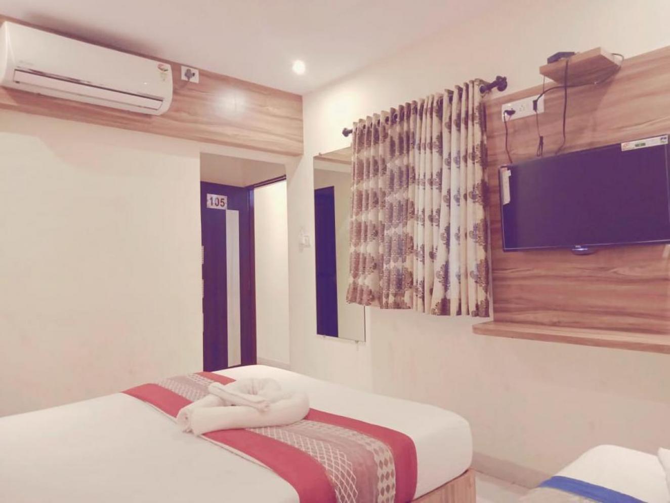 TRIPLE BEDROOM 