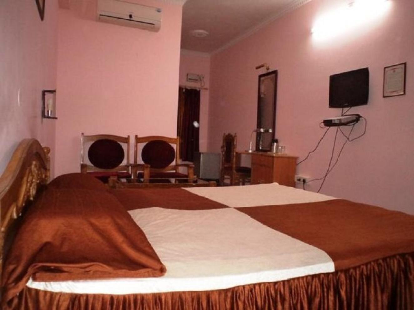 Deluxe Double Bedded room