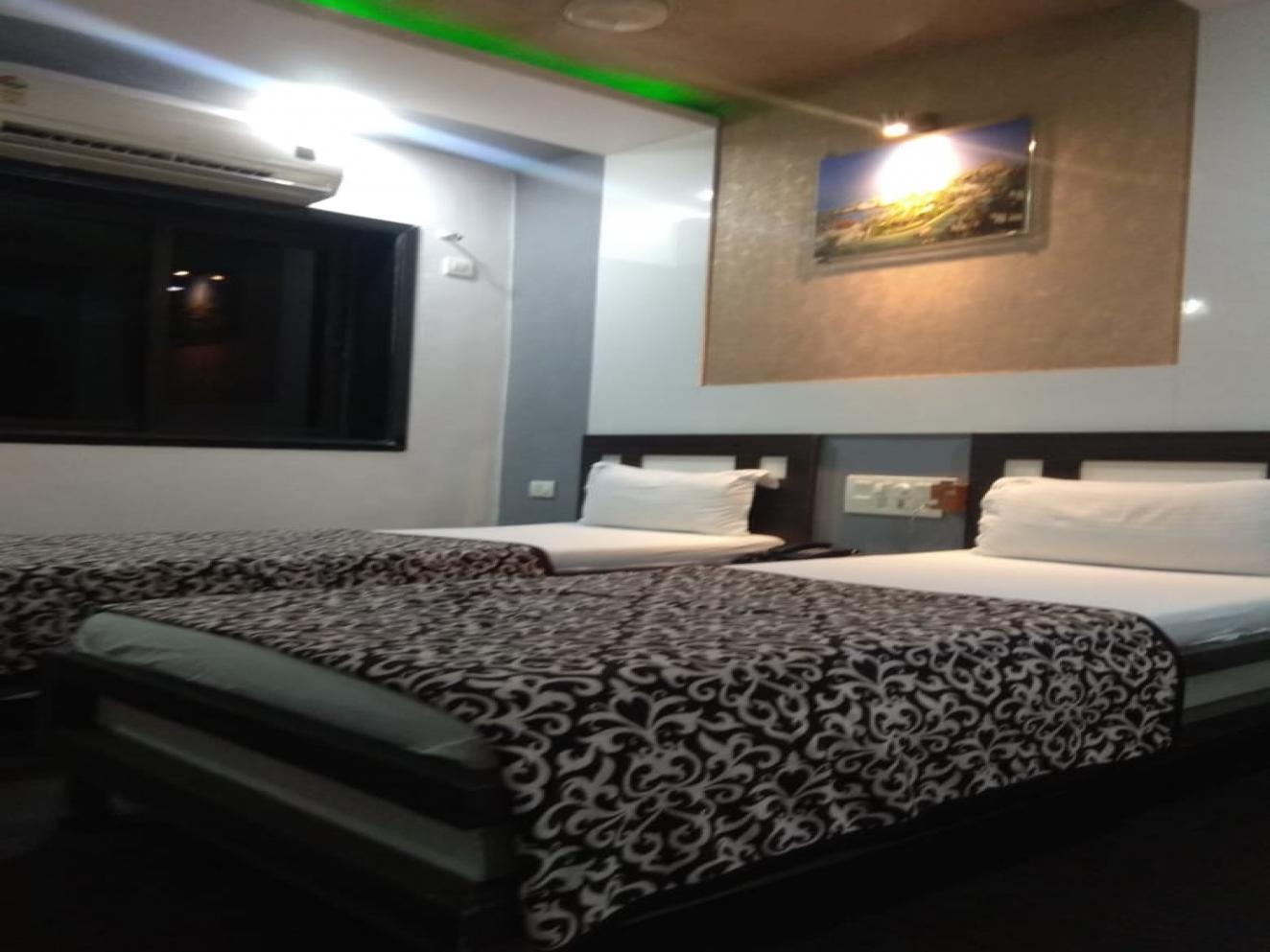 ROYAL NON AC TRIPLE OCCUPANCY