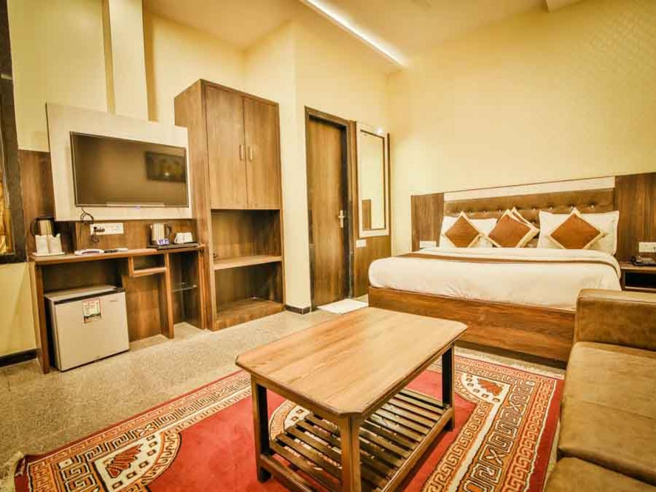 FAMILY SUITE 