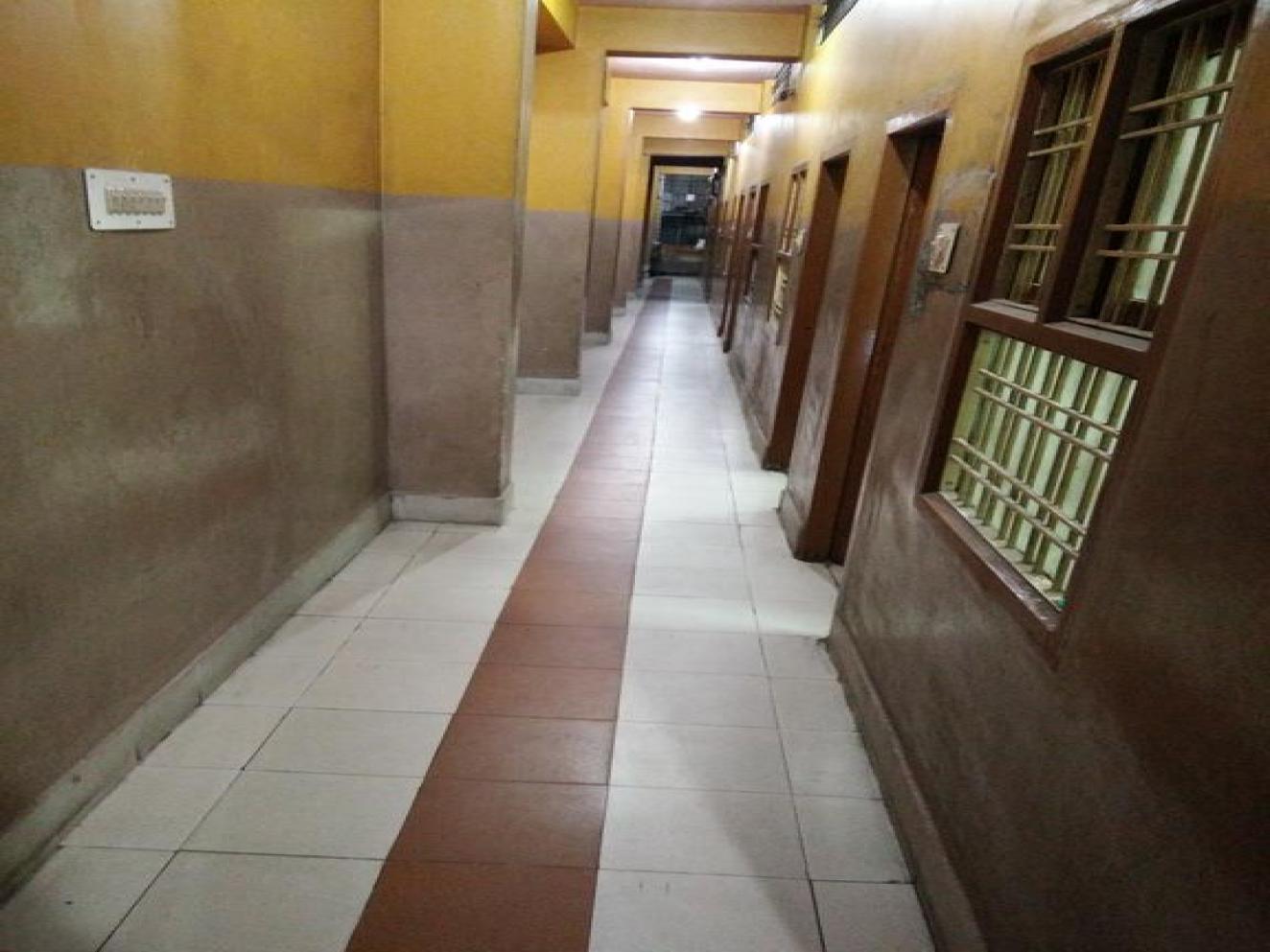  Double bed non AC room