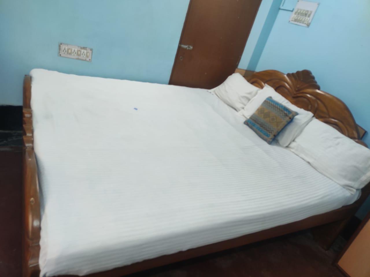 Deluxe non ac room