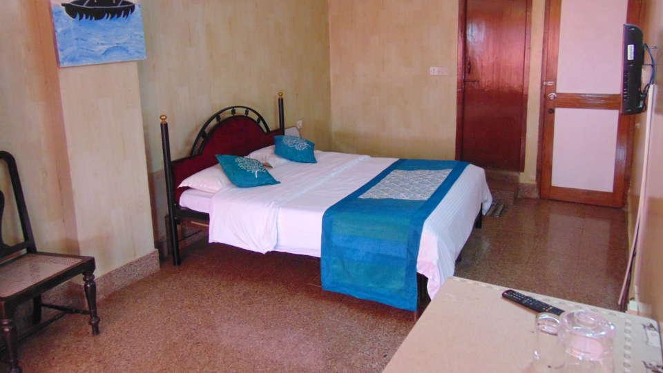 Double bed ac room