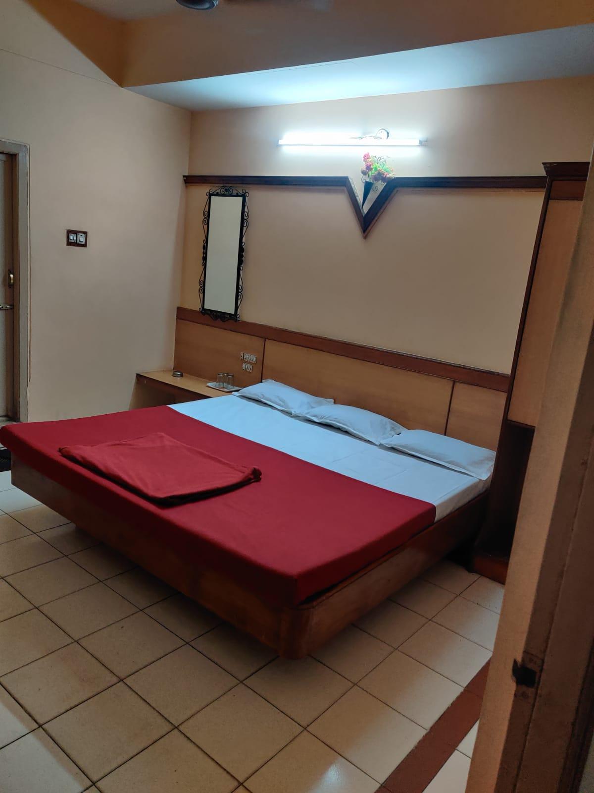 Triple bed ac