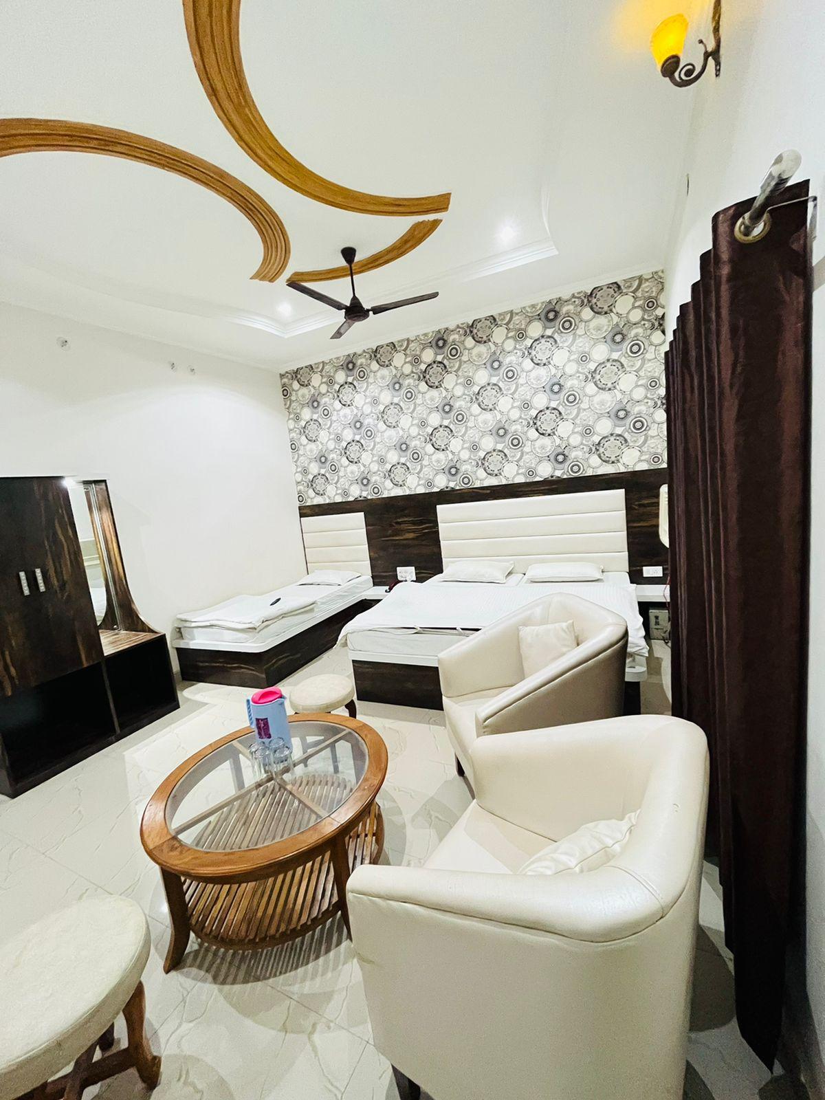 triple bed AC