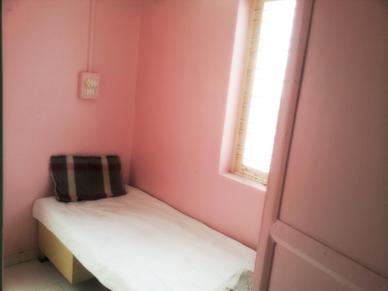 Doubel Bed Standard Non AC- Non Attached Bathroom