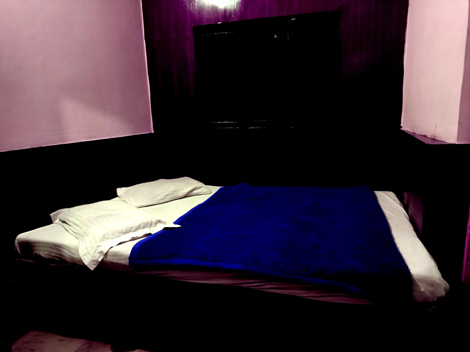  Double Bed With Shared bathroom