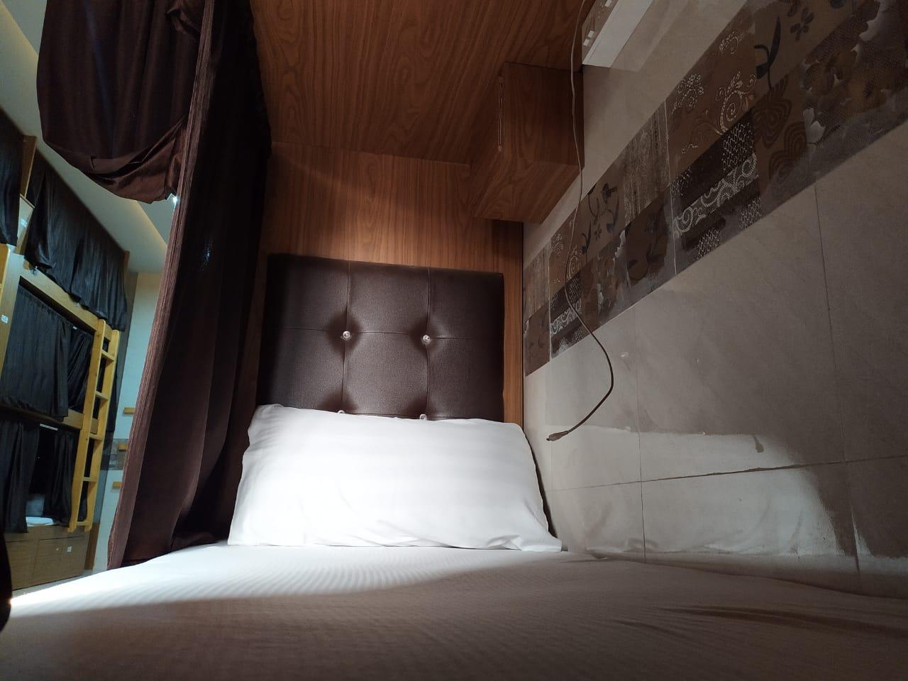 Oga Super Dormitory AC Deluxe