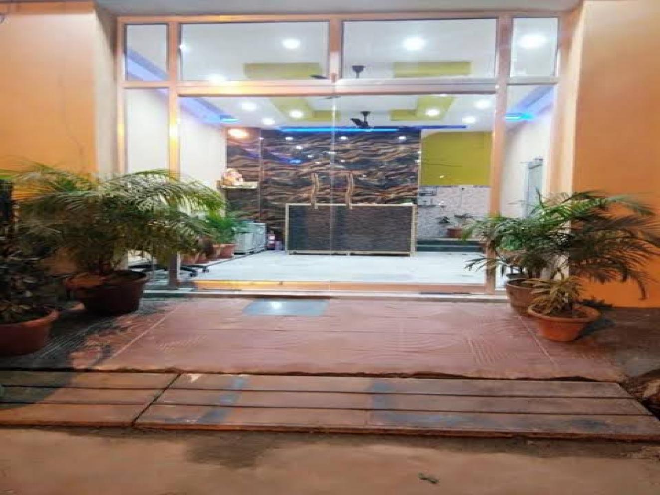 Oga Hotel Suman Niwas