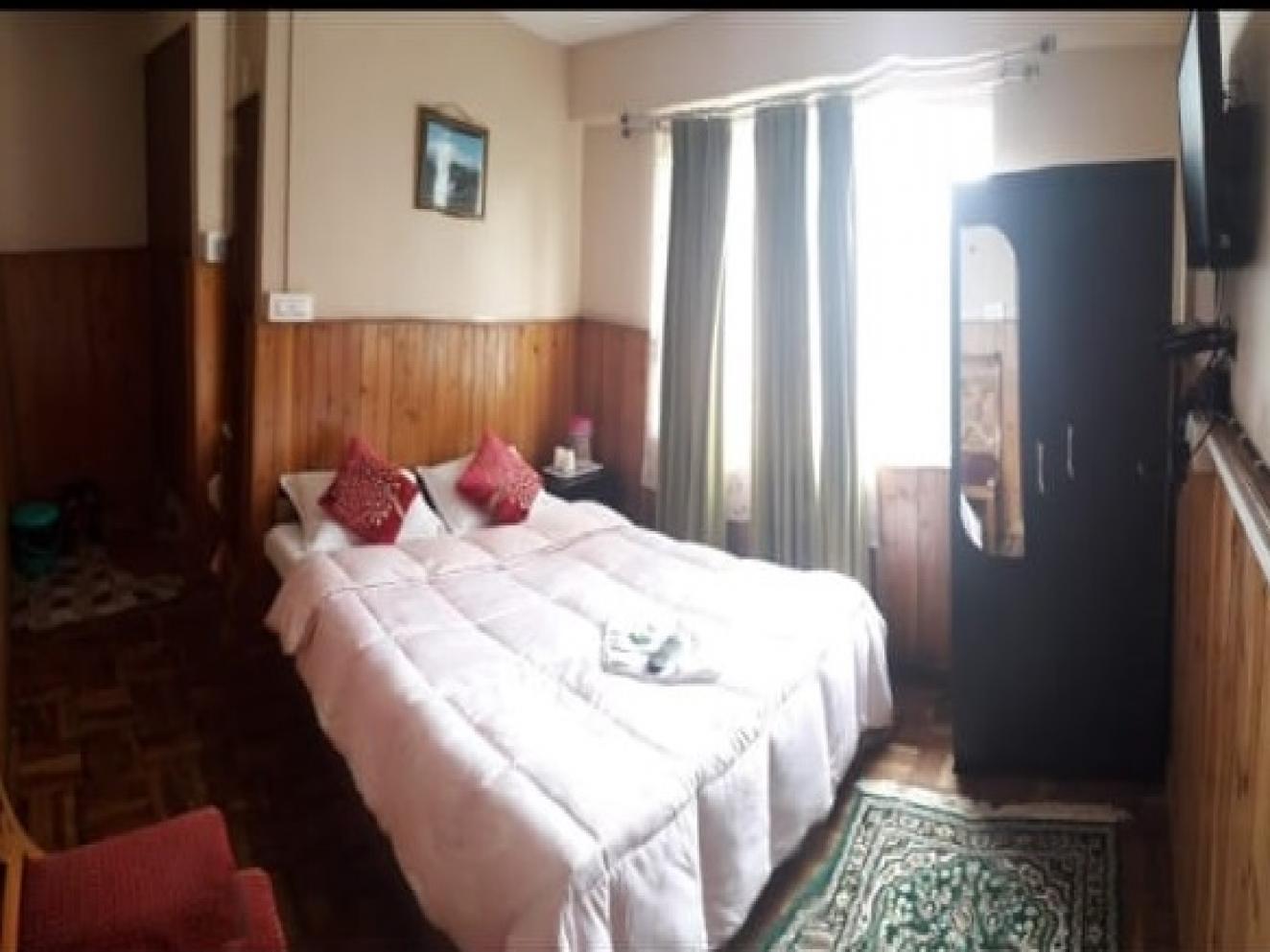 Quadarpool room 