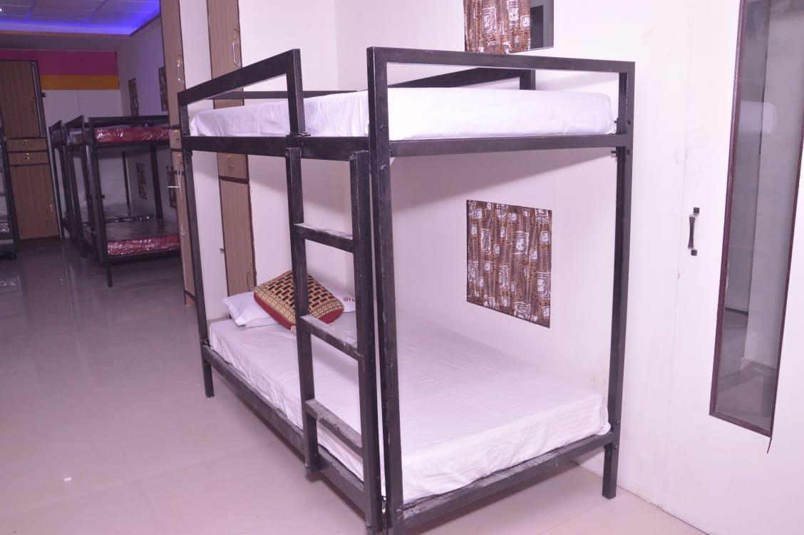 12 BEDED MIXED DORMITORY