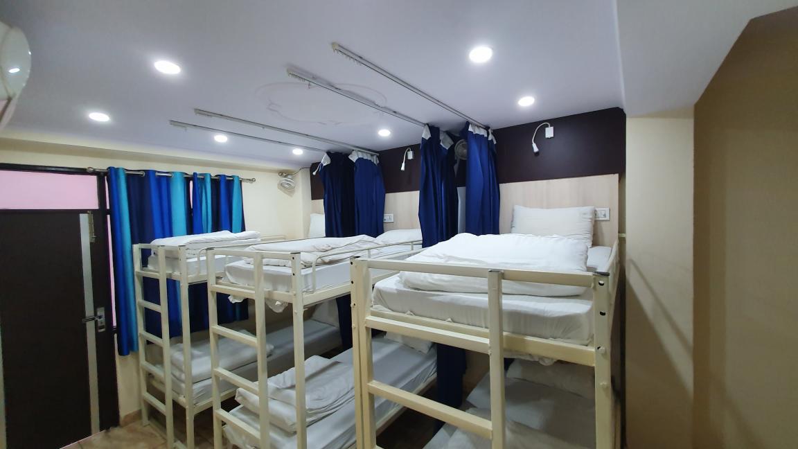 BUNK BED IN 6 BEDED MIXED DORM