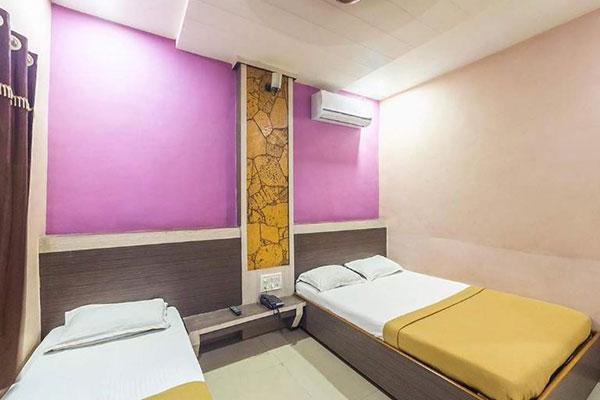 Triple bed ac