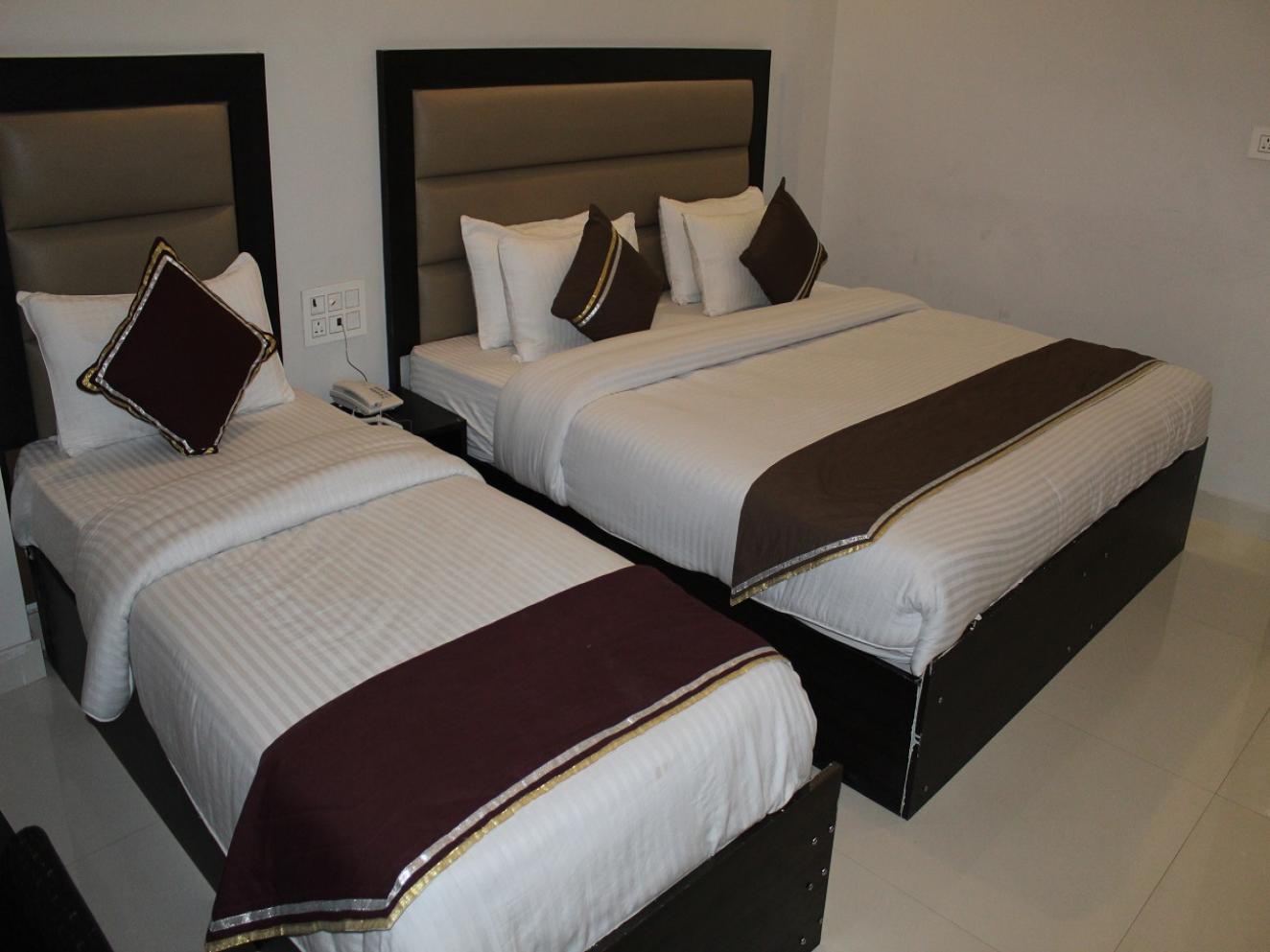 Premium Triple Bed Room