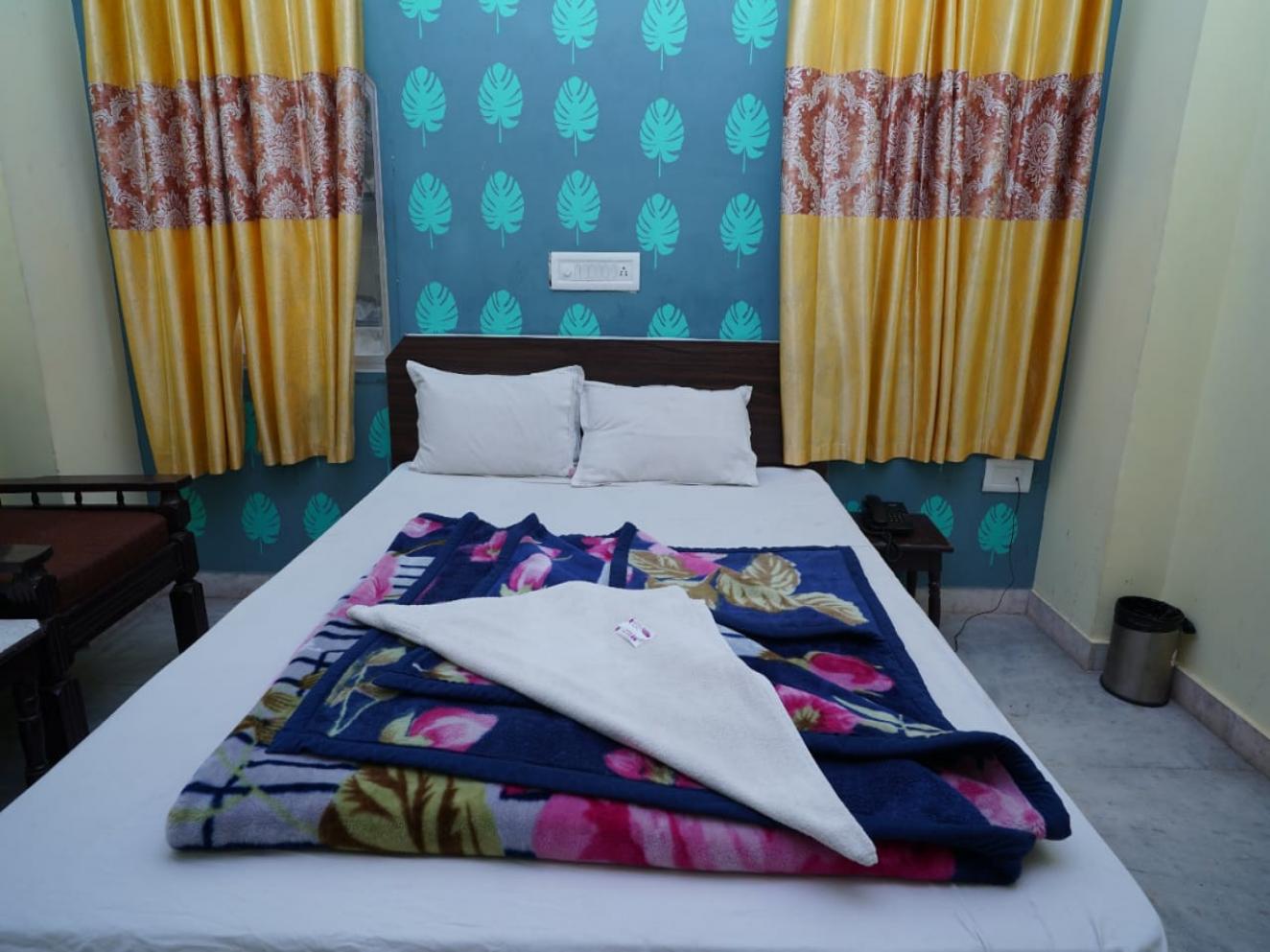 Standard non ac double bed