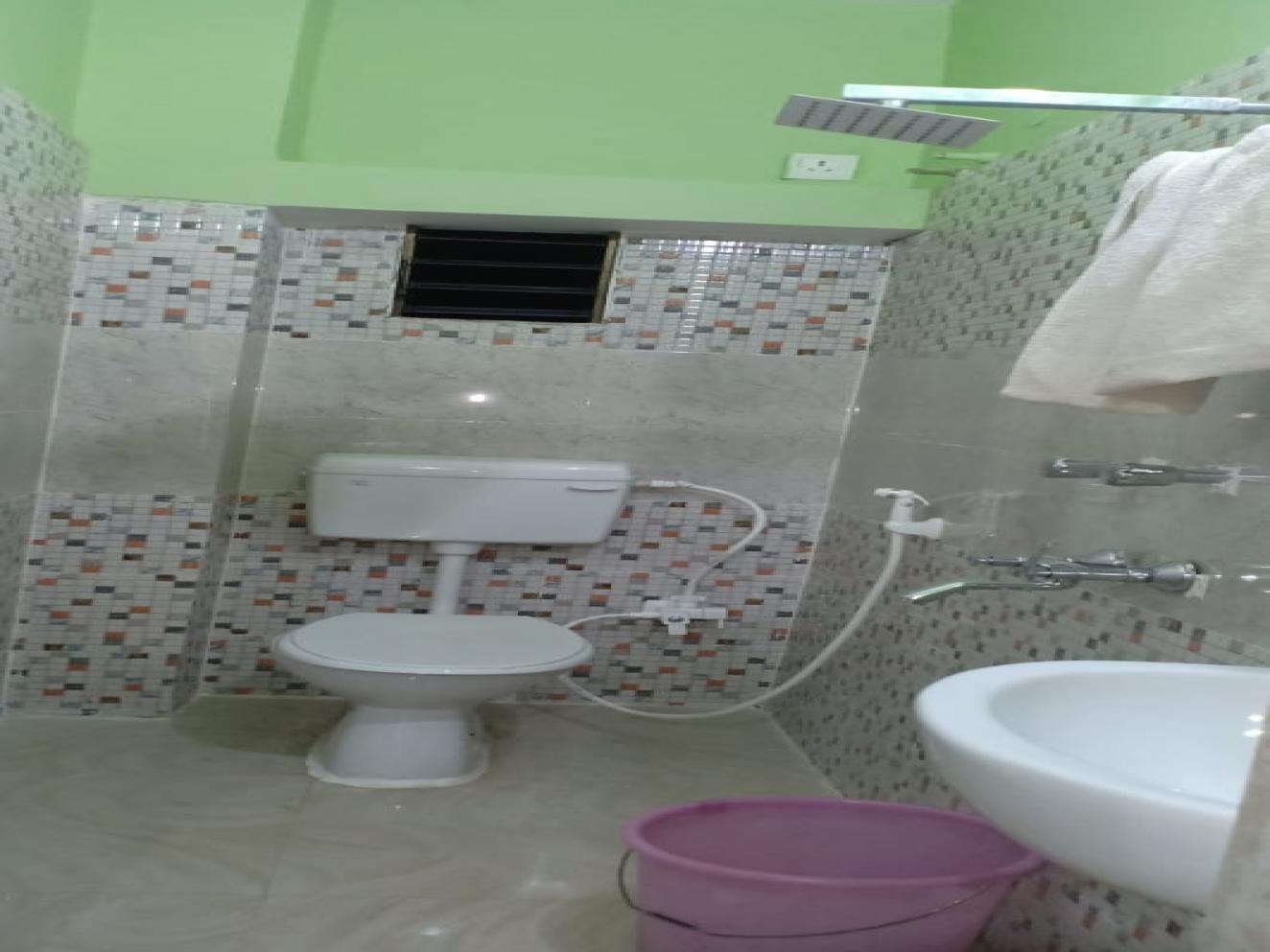 Superior King AC Room