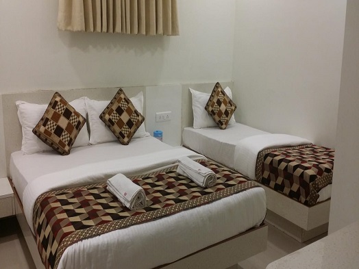 Triple bed