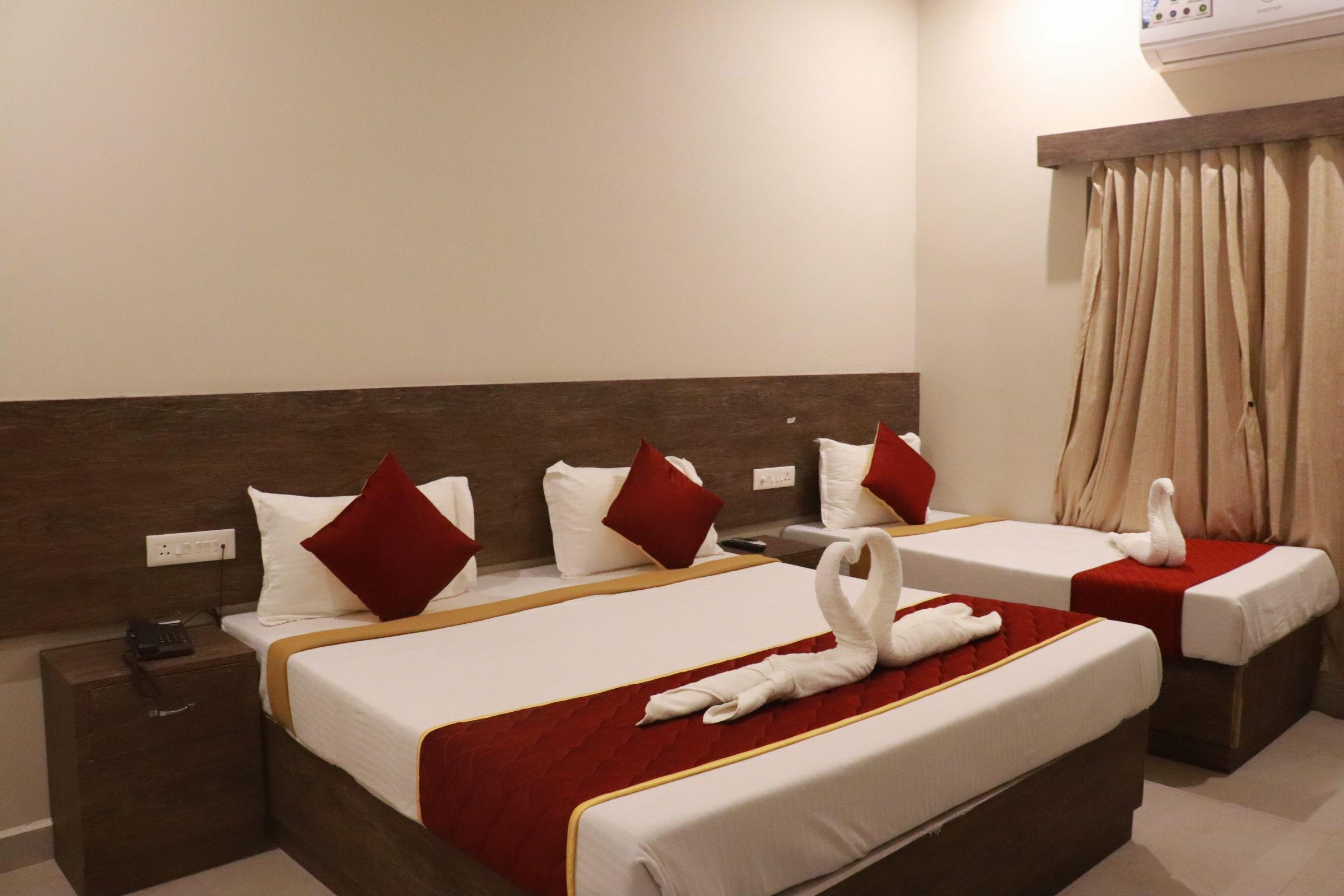 Premium Triple Bed Room 
