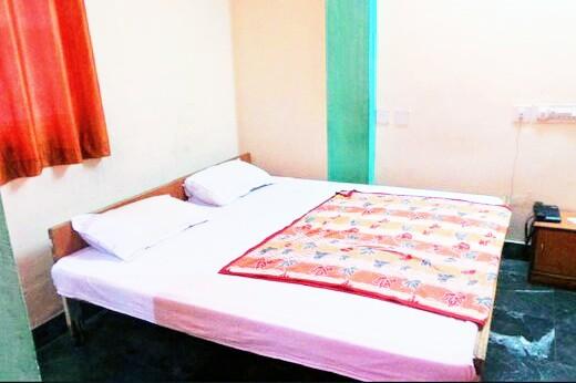 Standard double bed Non a/c 