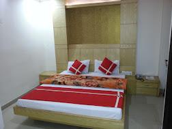 Deluxe triple bed