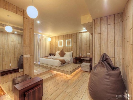 Gold Room (CP) Single