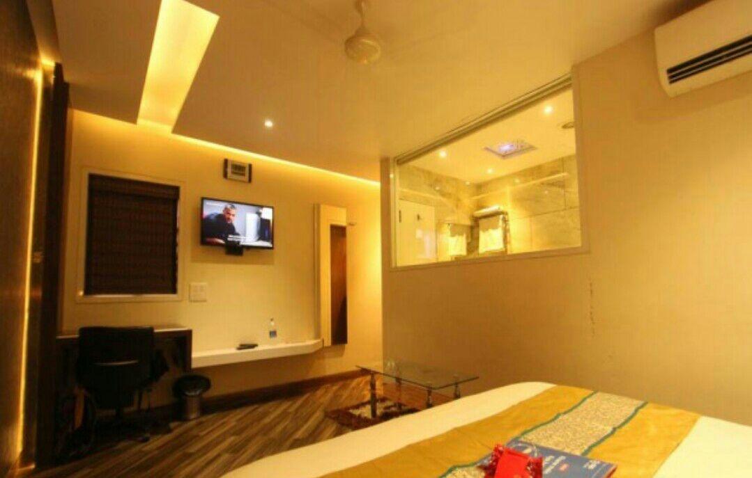 EXECUTIVE AC