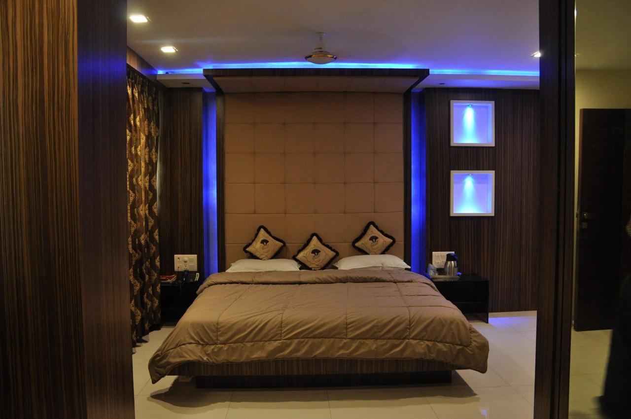 SUITE ROOM